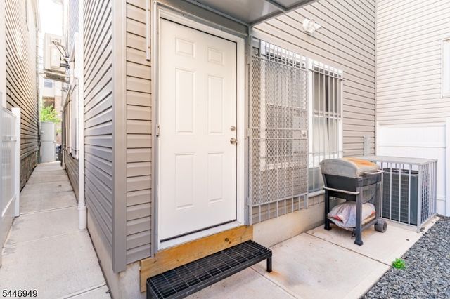 49 N 5Th St, Newark City, NJ 07107
