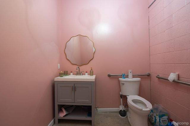 22217 KELLY Road, Eastpointe, MI 48021