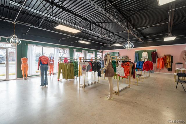 22217 KELLY Road, Eastpointe, MI 48021