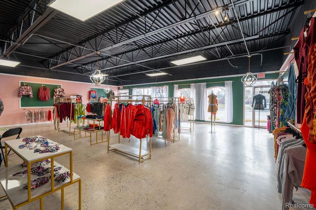 22217 KELLY Road, Eastpointe, MI 48021