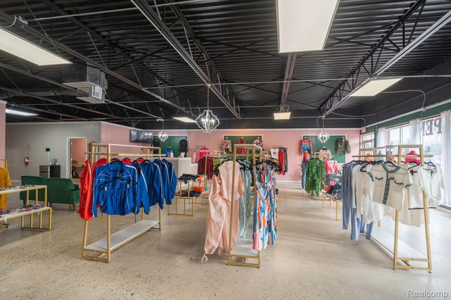 22217 KELLY Road, Eastpointe, MI 48021