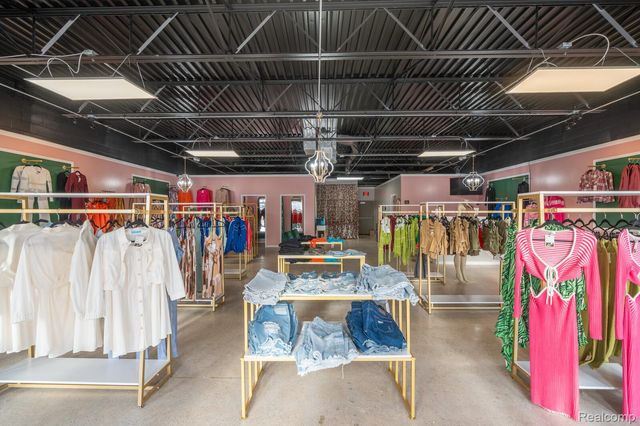 22217 KELLY Road, Eastpointe, MI 48021