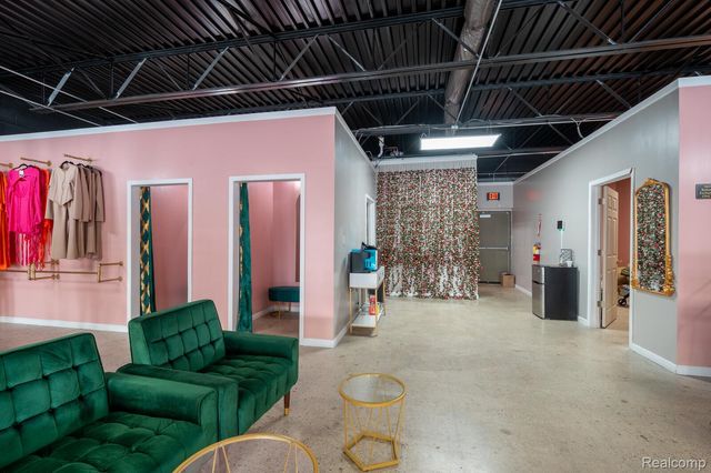 22217 KELLY Road, Eastpointe, MI 48021