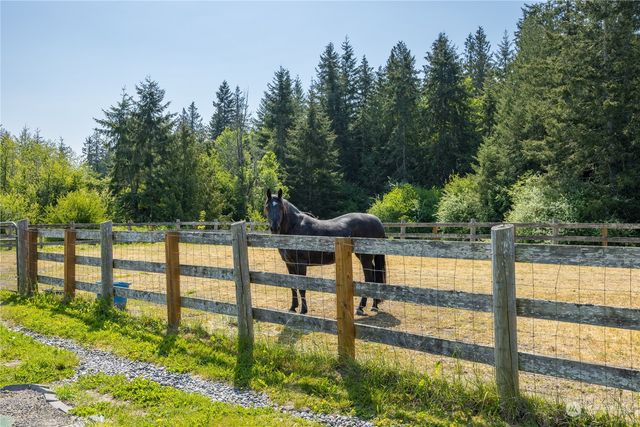 137 Bravo Road, Port Angeles, WA 98362