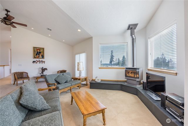 137 Bravo Road, Port Angeles, WA 98362