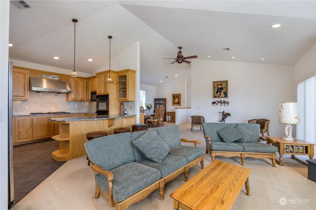 137 Bravo Road, Port Angeles, WA 98362