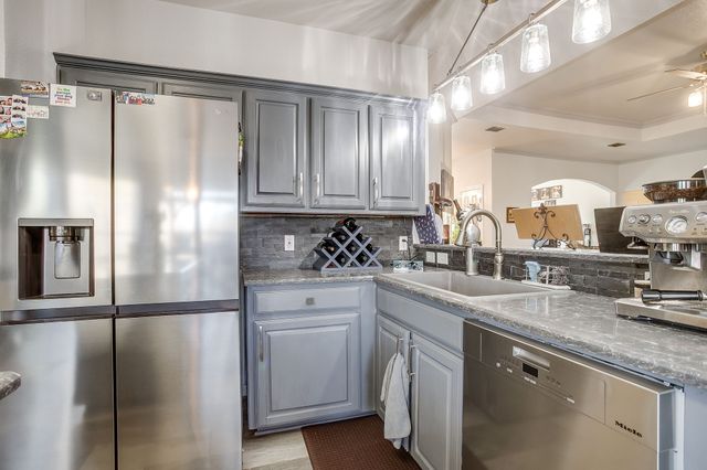 2226 Creek Side Drive, Weatherford, TX 76087