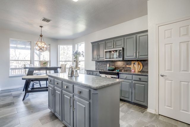 2226 Creek Side Drive, Weatherford, TX 76087