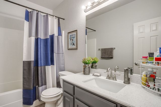 2226 Creek Side Drive, Weatherford, TX 76087