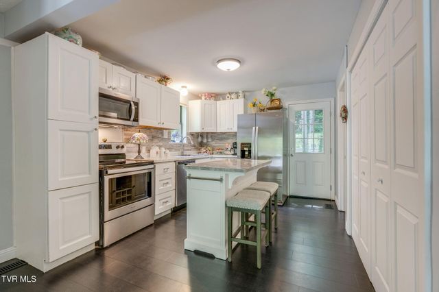 133 Admiral Avenue, Elizabethton, TN 37643