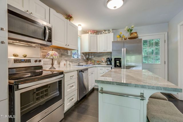 133 Admiral Avenue, Elizabethton, TN 37643
