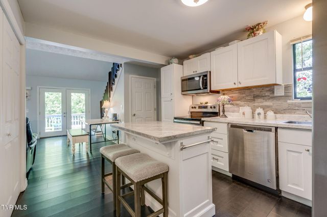 133 Admiral Avenue, Elizabethton, TN 37643