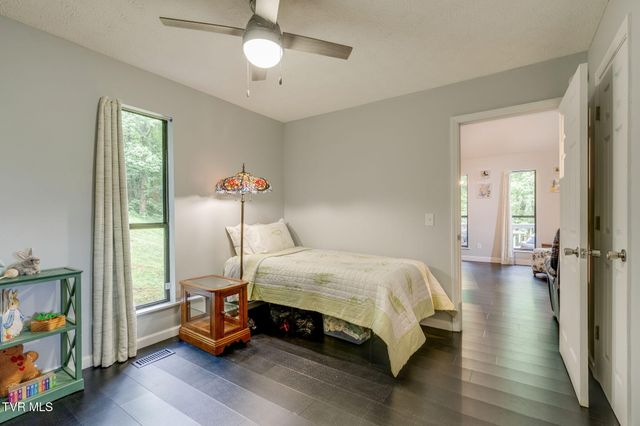 133 Admiral Avenue, Elizabethton, TN 37643