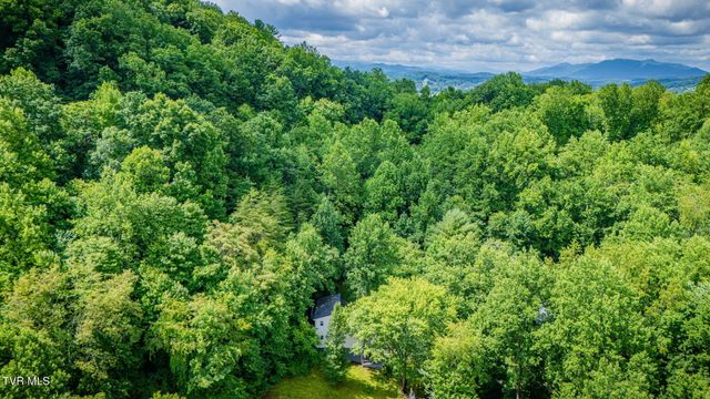 133 Admiral Avenue, Elizabethton, TN 37643