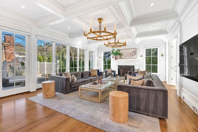 48 Marshall Rd, Wellesley, MA 02482