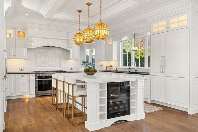 48 Marshall Rd, Wellesley, MA 02482