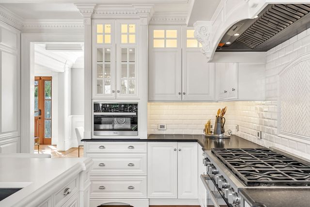 48 Marshall Rd, Wellesley, MA 02482