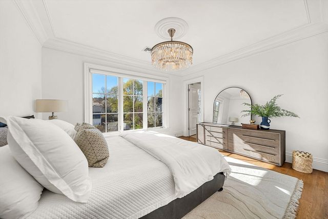 48 Marshall Rd, Wellesley, MA 02482