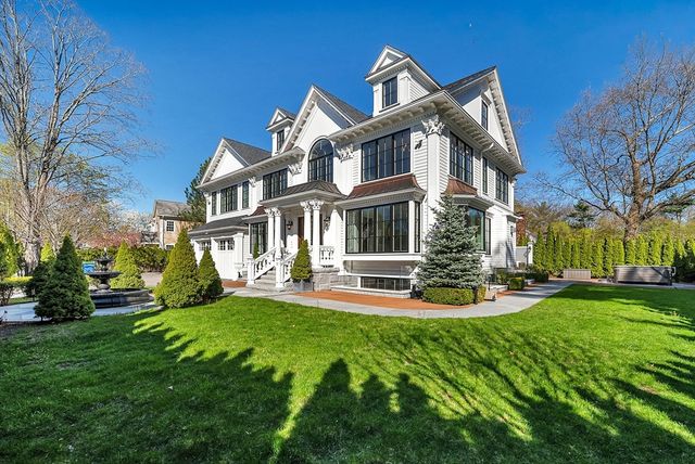 48 Marshall Rd, Wellesley, MA 02482