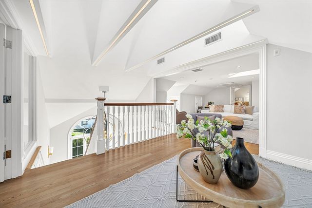 48 Marshall Rd, Wellesley, MA 02482