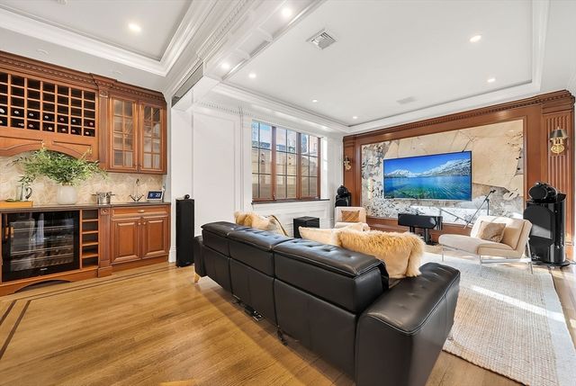 48 Marshall Rd, Wellesley, MA 02482