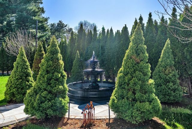 48 Marshall Rd, Wellesley, MA 02482
