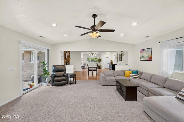 3354 Christie Boulevard, Toledo, OH 43606
