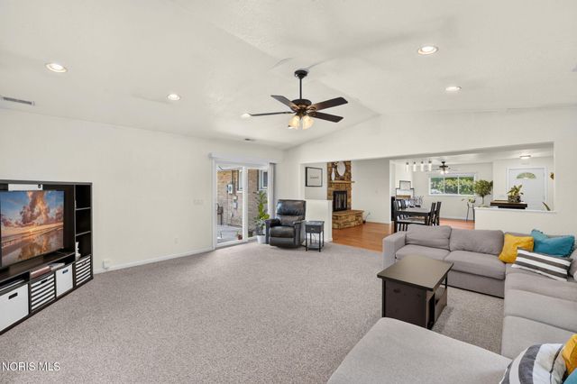3354 Christie Boulevard, Toledo, OH 43606