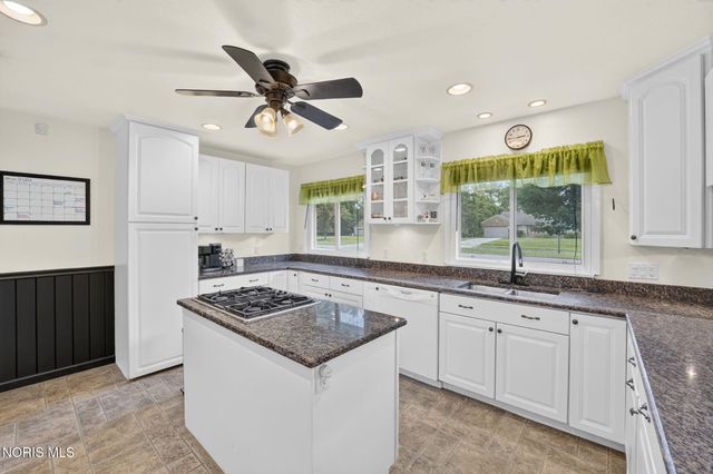 3354 Christie Boulevard, Toledo, OH 43606