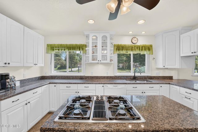 3354 Christie Boulevard, Toledo, OH 43606