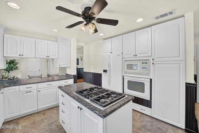 3354 Christie Boulevard, Toledo, OH 43606
