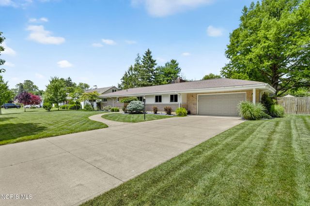 3354 Christie Boulevard, Toledo, OH 43606