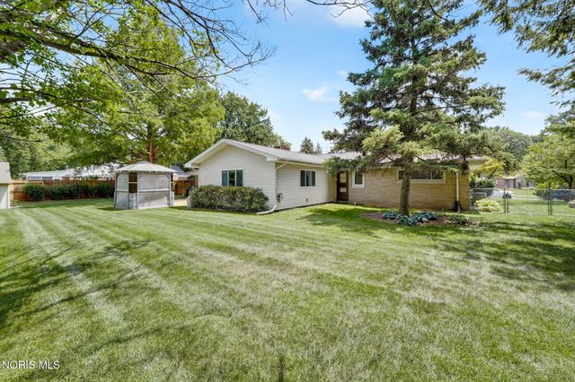3354 Christie Boulevard, Toledo, OH 43606