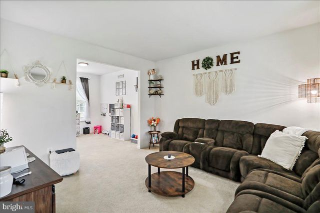 13319 JOHN MARTIN DR, Williamsport, MD 21795