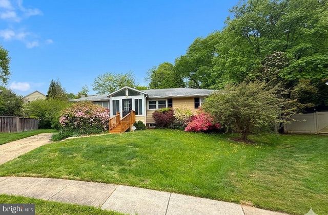 902 OLYMPIAN CIR SW, Vienna, VA 22180