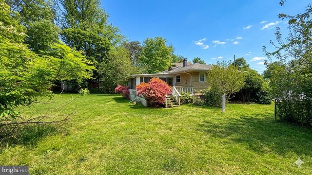902 OLYMPIAN CIR SW, Vienna, VA 22180