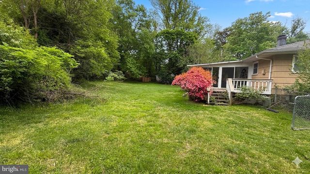 902 OLYMPIAN CIR SW, Vienna, VA 22180