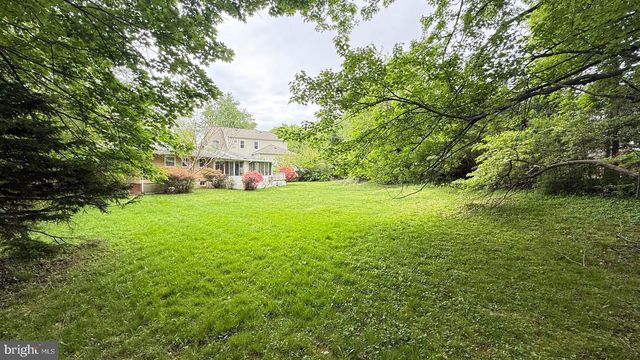902 OLYMPIAN CIR SW, Vienna, VA 22180