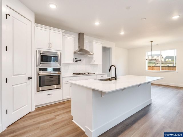 5972 Sorrento St St S, Salem, OR 97306