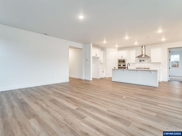 5972 Sorrento St St S, Salem, OR 97306