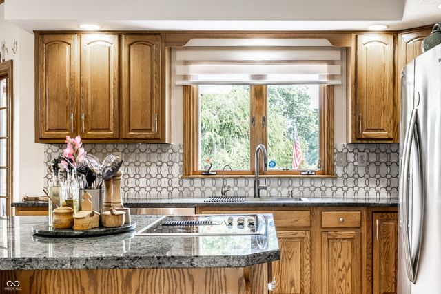 21185 Bayhill Court, Noblesville, IN 46062