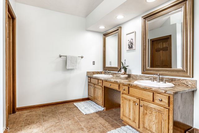 21185 Bayhill Court, Noblesville, IN 46062
