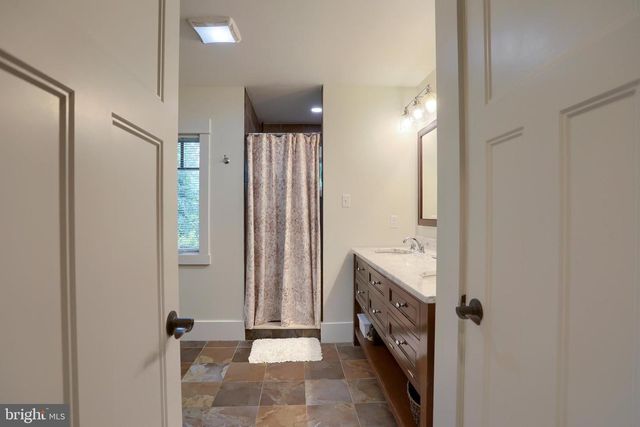 4619 GOOSE VALLEY RD, Harrisburg, PA 17112