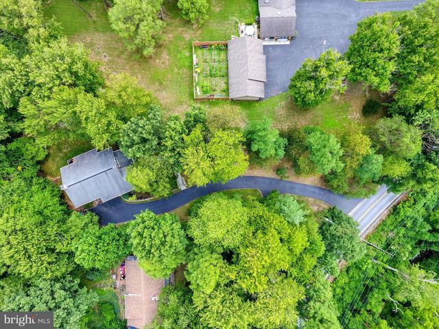 4619 GOOSE VALLEY RD, Harrisburg, PA 17112