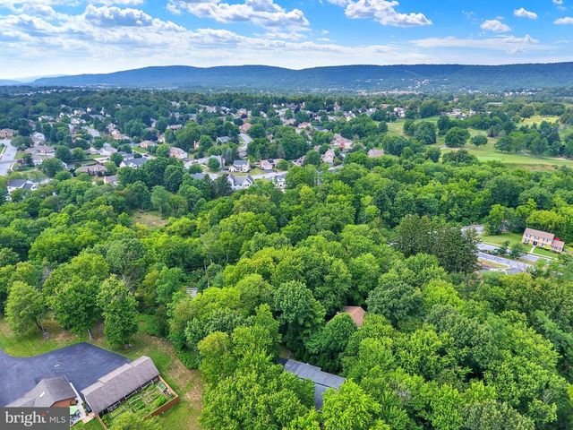 4619 GOOSE VALLEY RD, Harrisburg, PA 17112