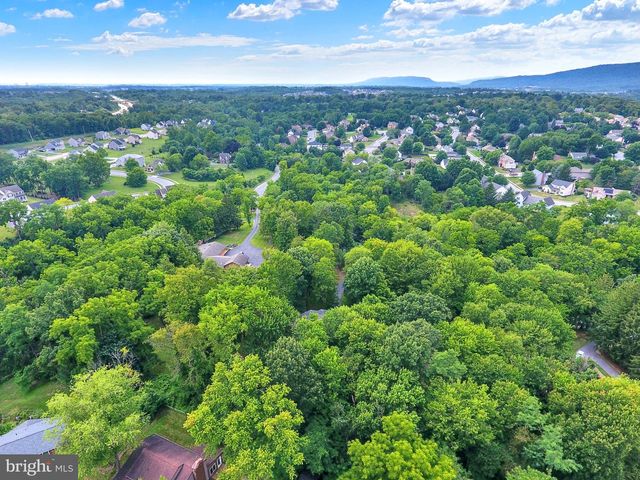 4619 GOOSE VALLEY RD, Harrisburg, PA 17112