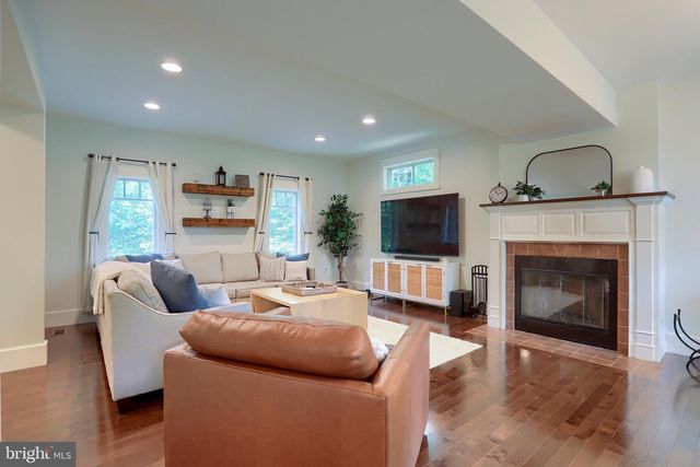 4619 GOOSE VALLEY RD, Harrisburg, PA 17112