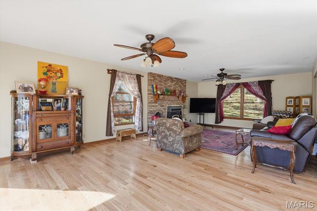 33 Wilderness Road, Eureka, MO 63025