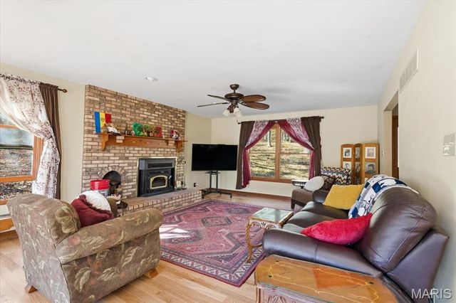 33 Wilderness Road, Eureka, MO 63025