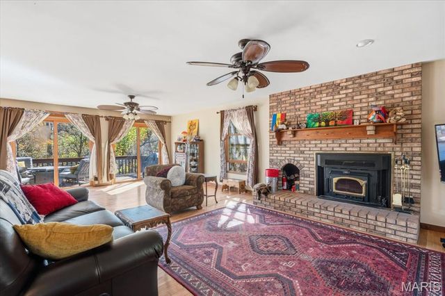 33 Wilderness Road, Eureka, MO 63025